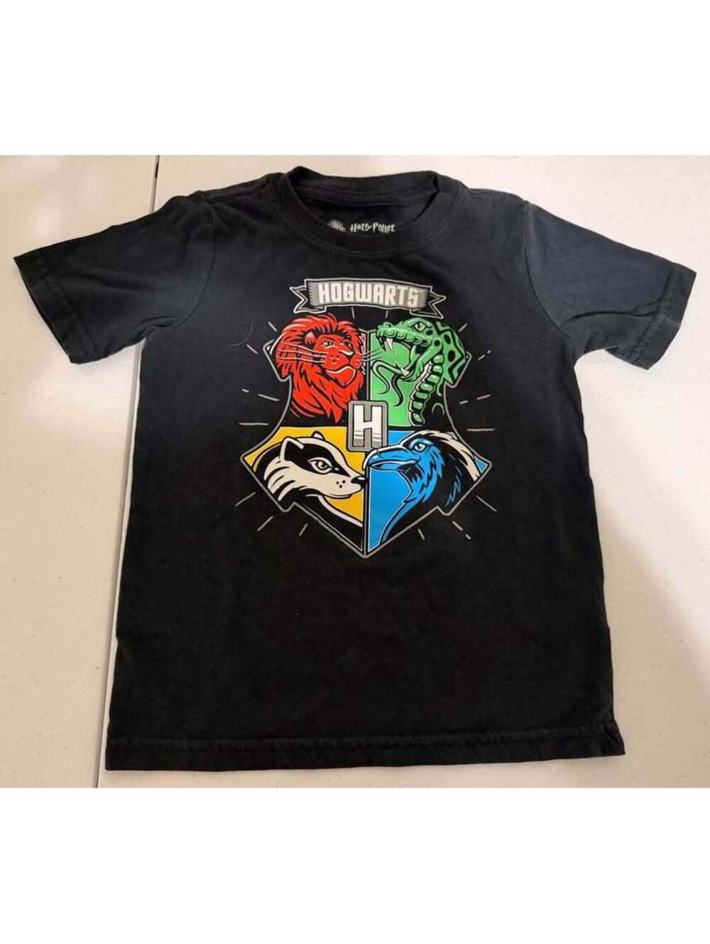 Harry Potter Hogwarts Crest T-Shirt Size 5